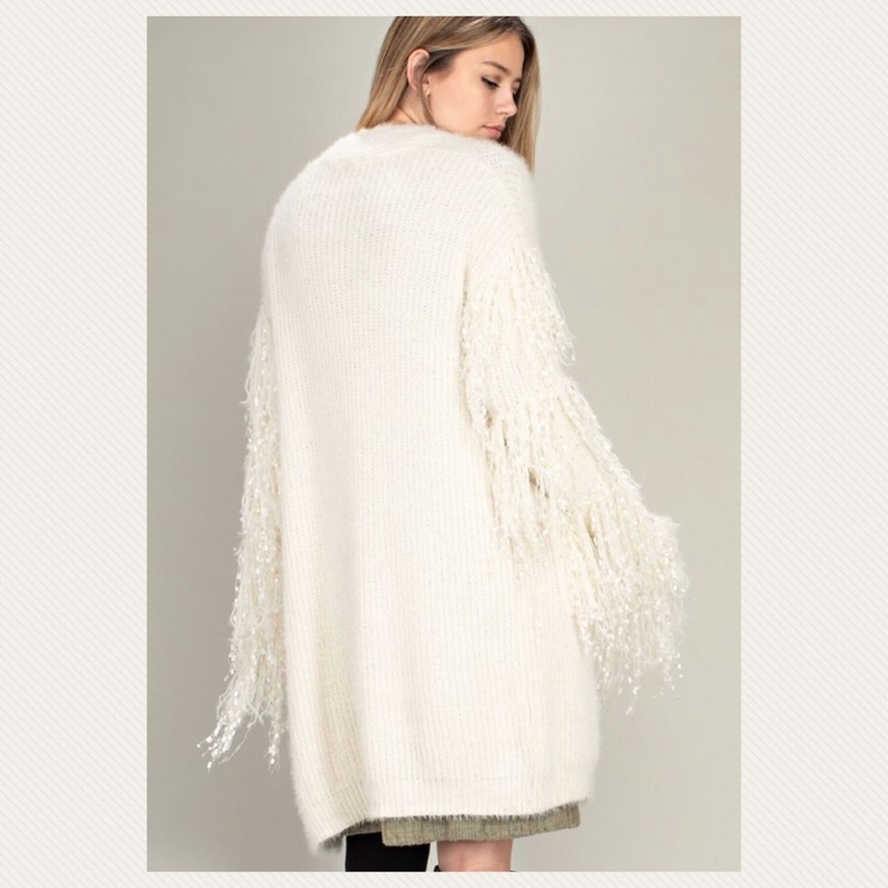 Last one❗️Oversized fringe sleeve sweater coat - Picture 3 of 5
